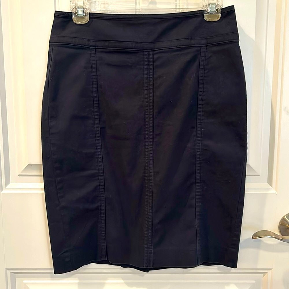 Ann Taylor Astor Pencil Skirt. Navy blue  Size 2